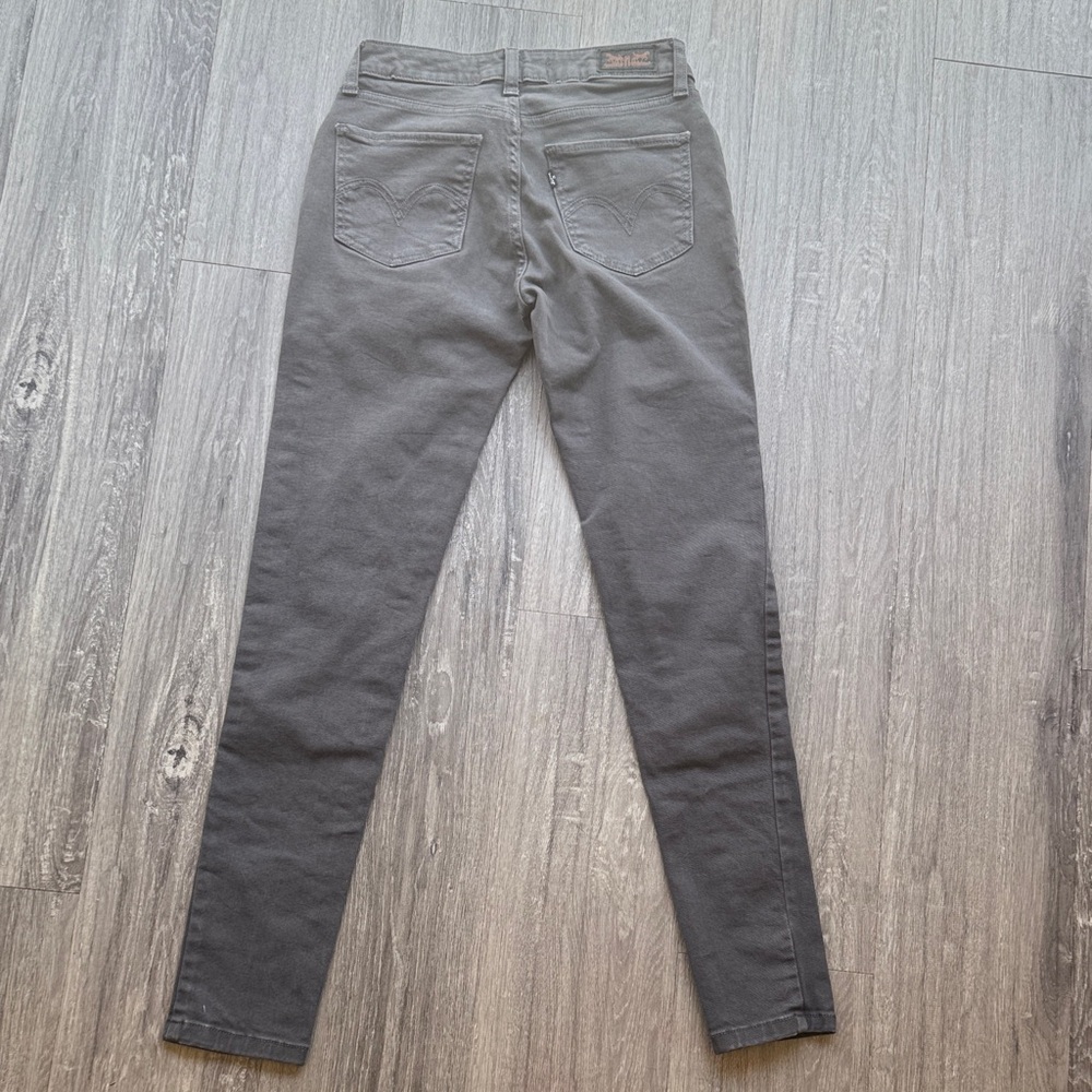 Levi's Women's Skinny Jeans in Gray - Picture 2 of 5